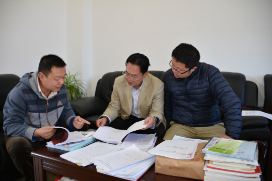 校黨委張勁松副書記帶隊(duì)到我院檢查考核2015年度黨風(fēng)廉政建設(shè)工作